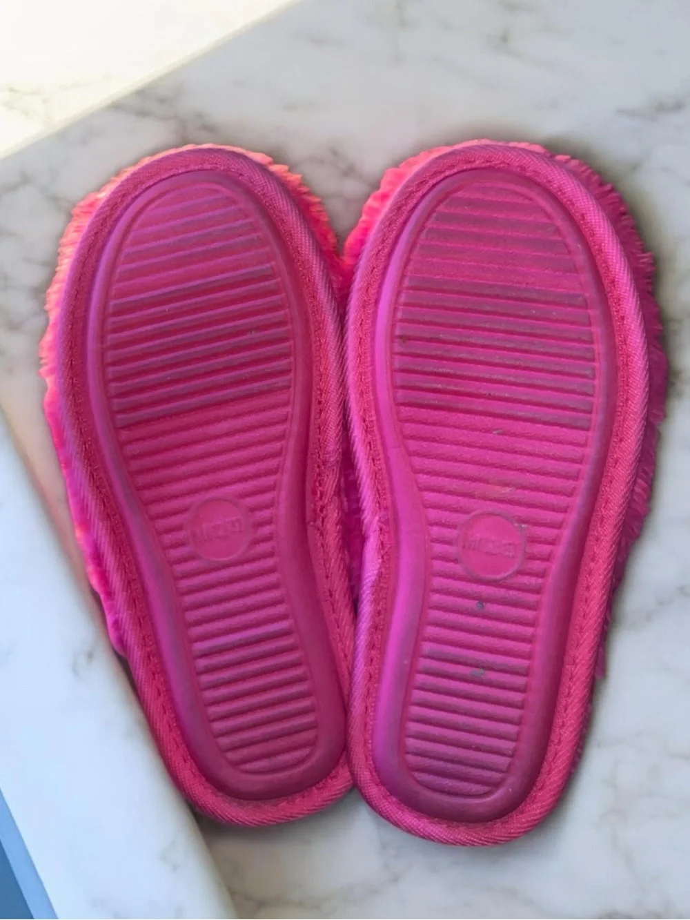 Cat & Jack Girls Neon Pink Faux Fur Slippers Size M 2/3